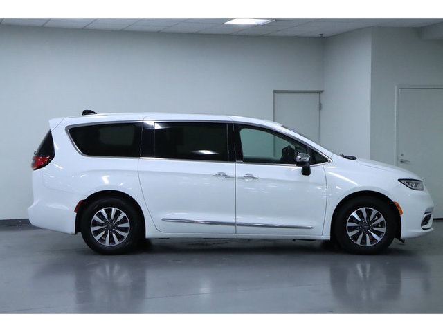2023 Chrysler Pacifica Limited FWD Hybrid