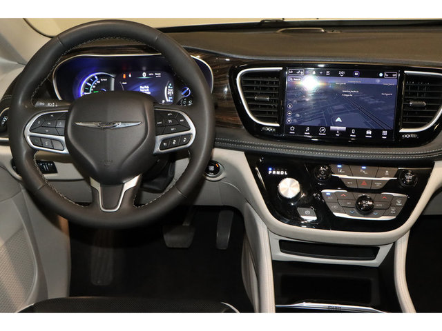 2023 Chrysler Pacifica Limited FWD Hybrid