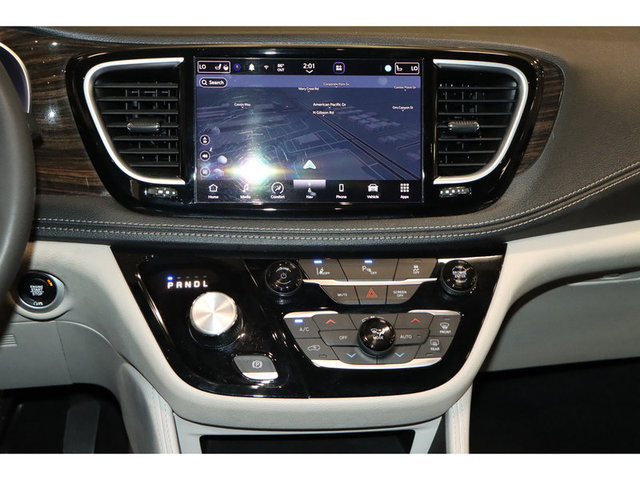 2023 Chrysler Pacifica Limited FWD Hybrid