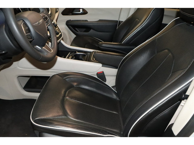 2023 Chrysler Pacifica Limited FWD Hybrid