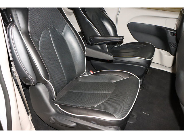 2023 Chrysler Pacifica Limited FWD Hybrid