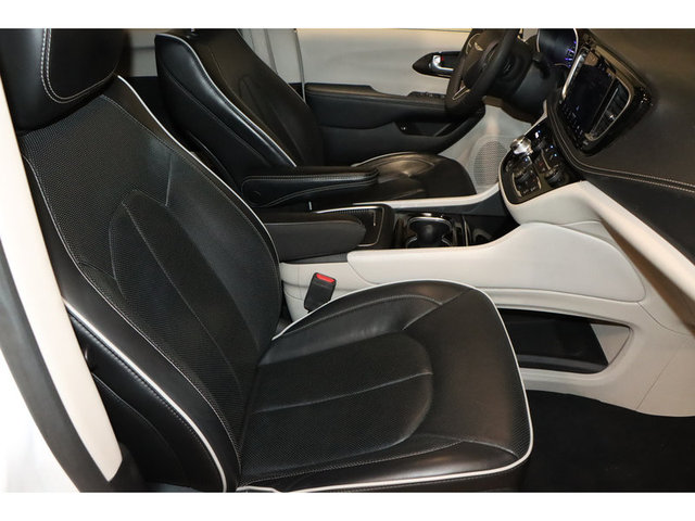 2023 Chrysler Pacifica Limited FWD Hybrid