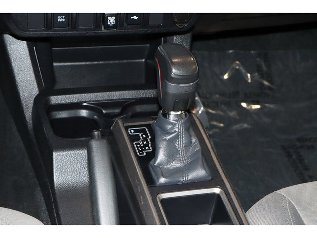 2022 Toyota Tacoma SR5 2WD