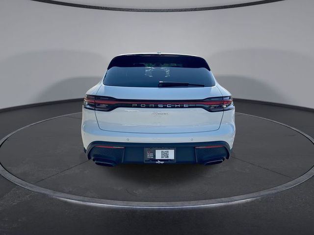 2022 Porsche Macan Base