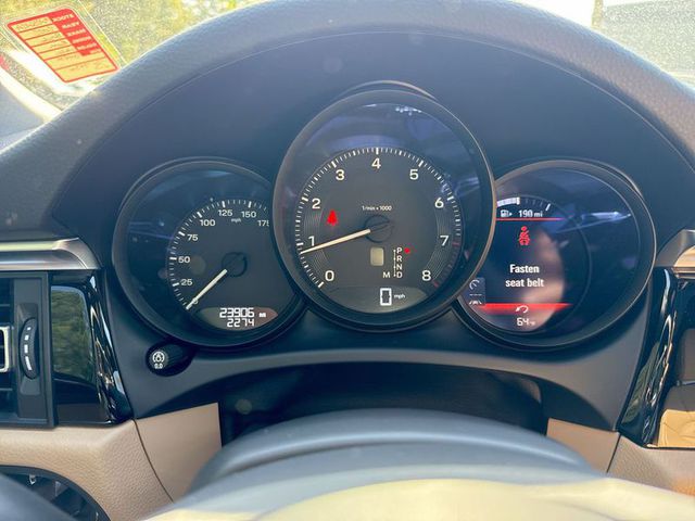 2022 Porsche Macan Base