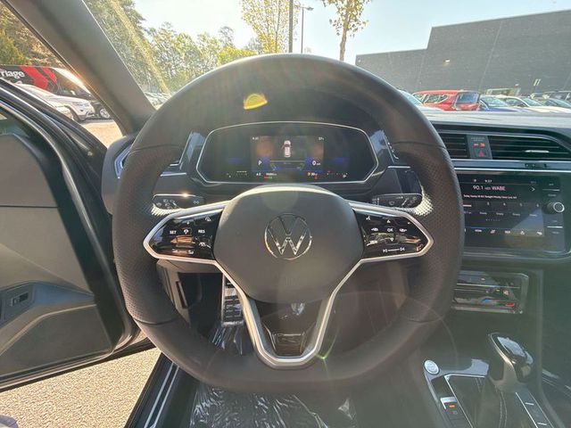 2022 Volkswagen Tiguan 2.0T SE R-Line Black