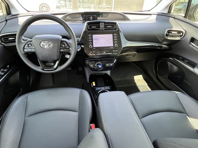 2022 Toyota Prius XLE