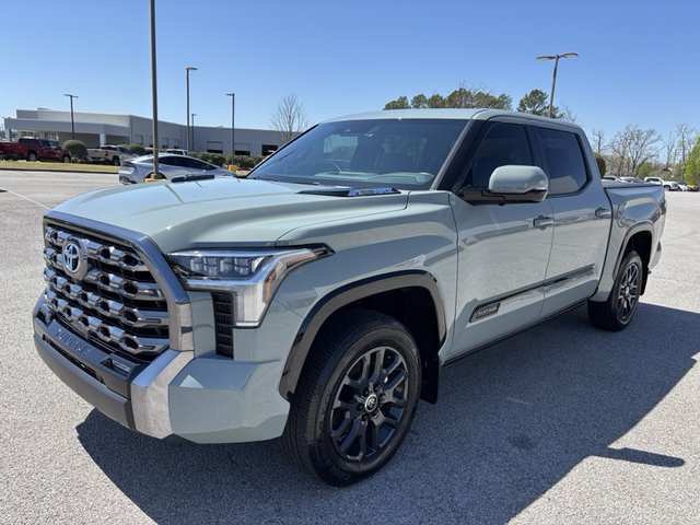 2024 Toyota Tundra Platinum 4WD 5.5ft Bed Hybri