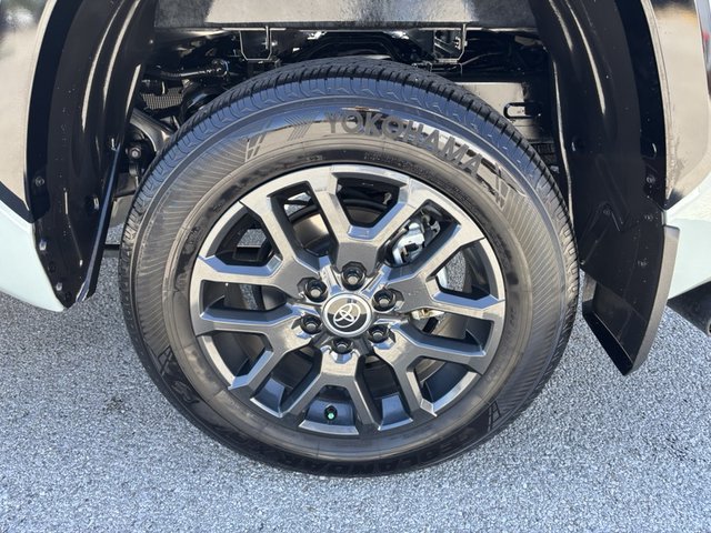 2024 Toyota Tundra Platinum 4WD 5.5ft Bed Hybri