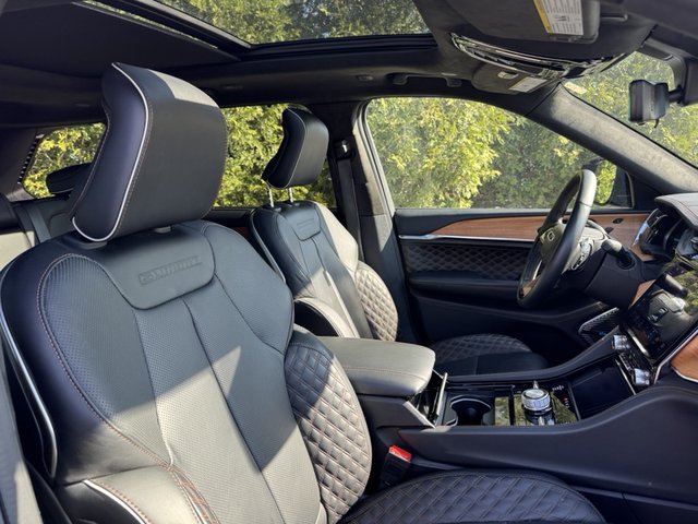 2023 Jeep Grand Cherokee Summit Reserve 4WD