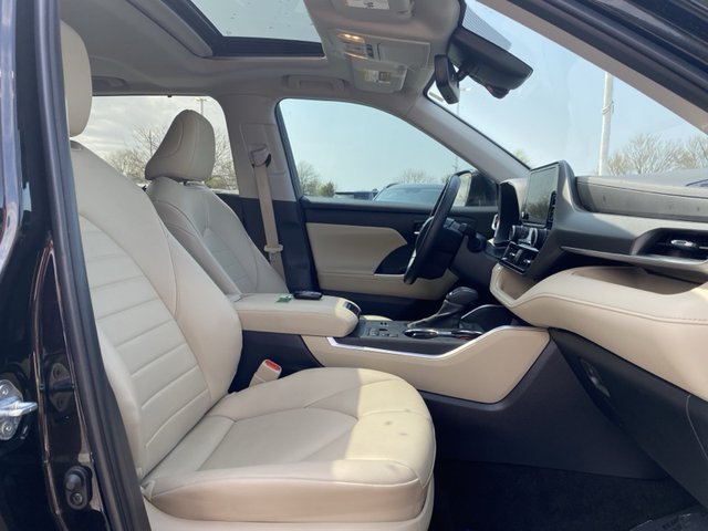 2024 Toyota Highlander LE FWD