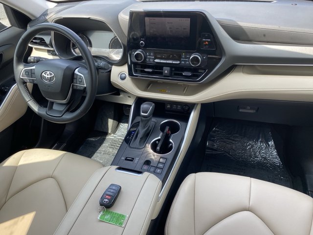 2024 Toyota Highlander LE FWD