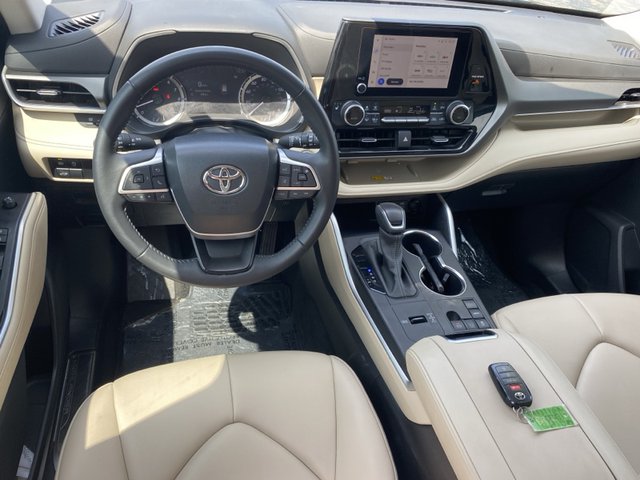2024 Toyota Highlander LE FWD