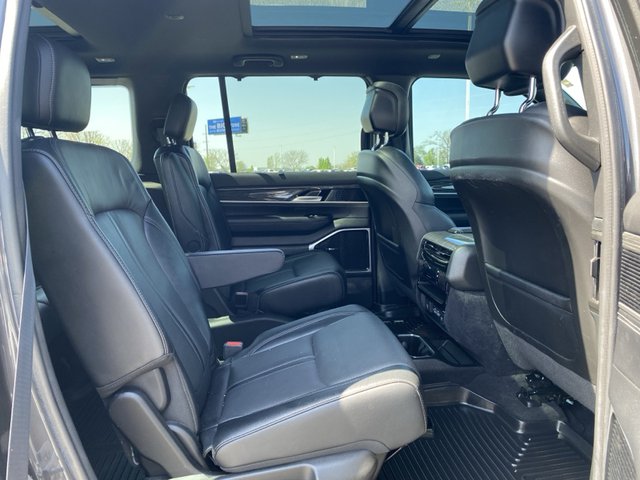 2022 Jeep Wagoneer Series III 4WD
