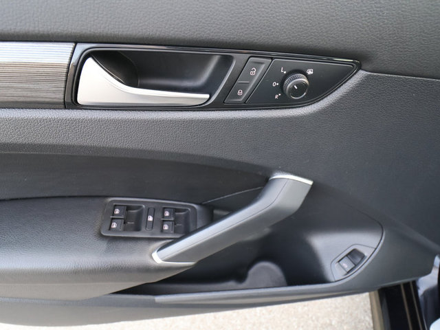 2021 Volkswagen Passat 2.0T R-Line