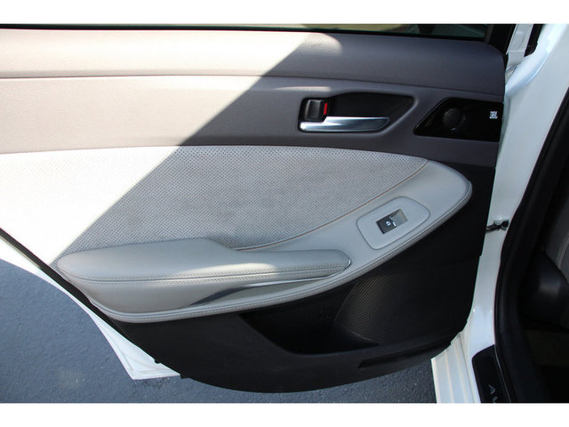 2019 Toyota Avalon Touring
