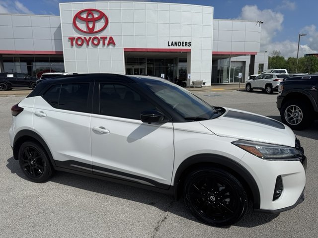 2021 Nissan Kicks SR FWD