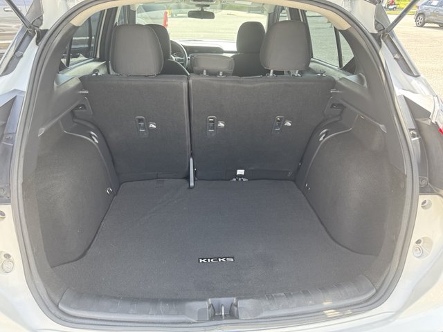 2021 Nissan Kicks SR FWD