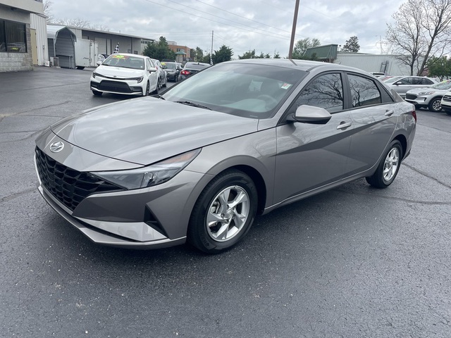 2023 Hyundai Elantra SE