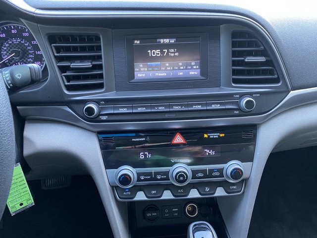 2020 Hyundai Elantra SE