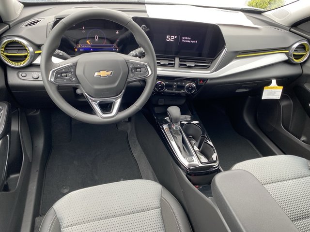2025 Chevrolet Trax LT FWD