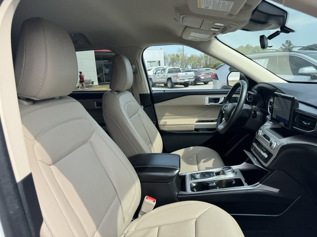 2023 Ford Explorer XLT 4WD