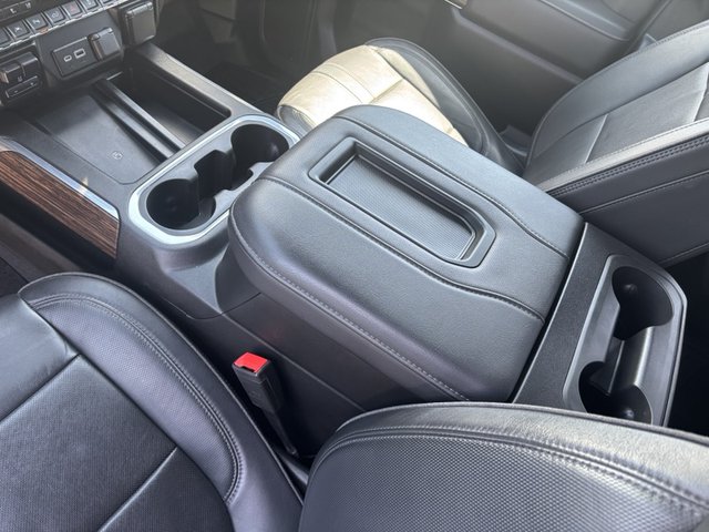 2022 Chevrolet Silverado 1500 LTD High Country 4WD 147WB