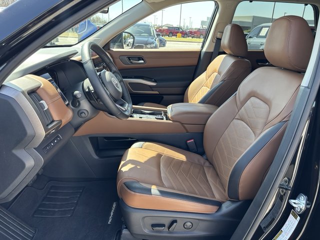 2024 Nissan Pathfinder Platinum 4WD