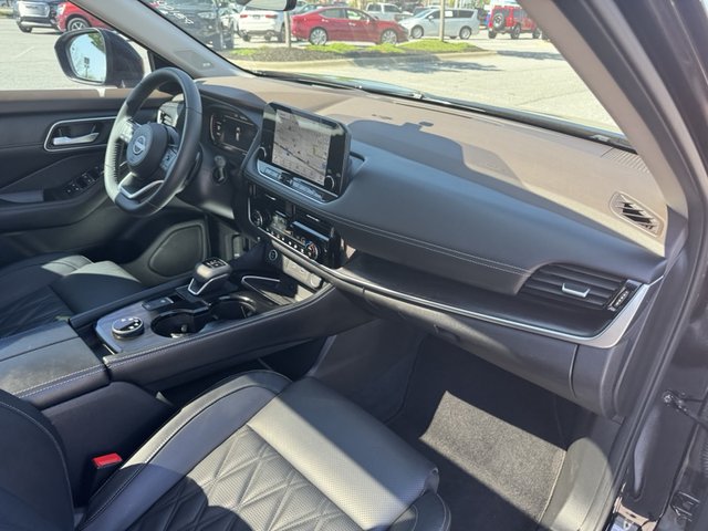 2023 Nissan Rogue Platinum AWD