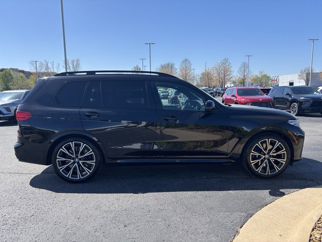2022 BMW X7 M50i