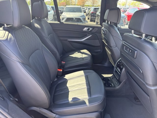 2022 BMW X7 M50i