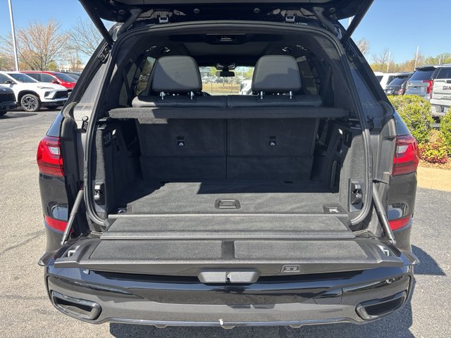 2022 BMW X7 M50i