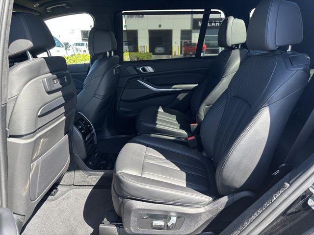 2022 BMW X7 M50i