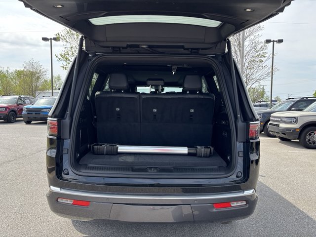 2022 Jeep Wagoneer Series III 4WD