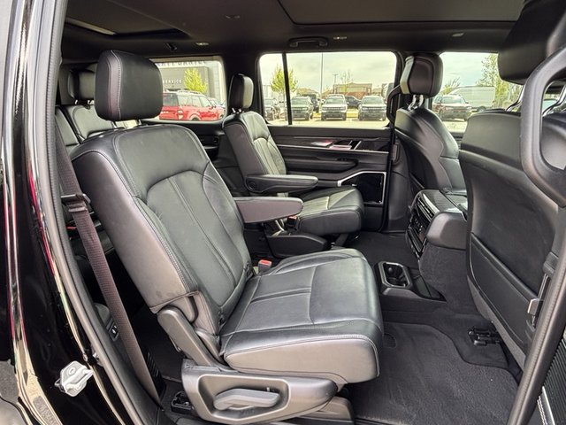 2022 Jeep Wagoneer Series III 4WD