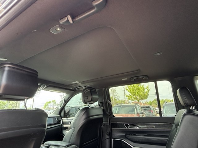 2022 Jeep Wagoneer Series III 4WD