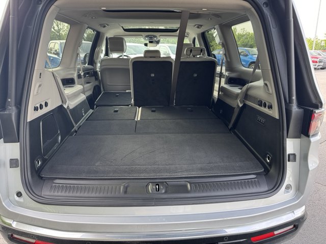 2023 Jeep Wagoneer Series III 4WD