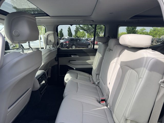 2023 Jeep Wagoneer Series III 4WD