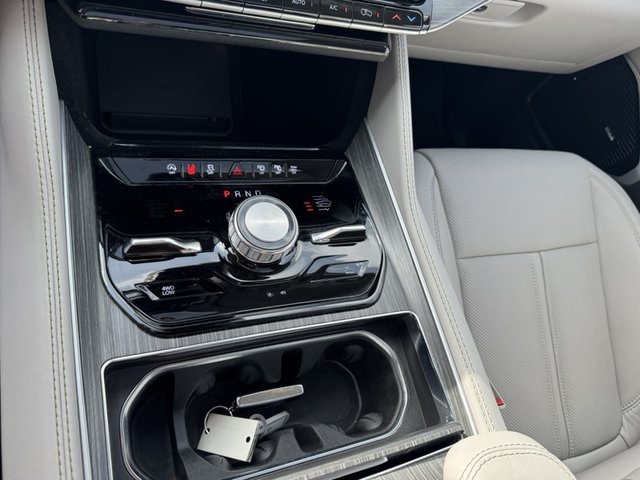 2023 Jeep Wagoneer Series III 4WD