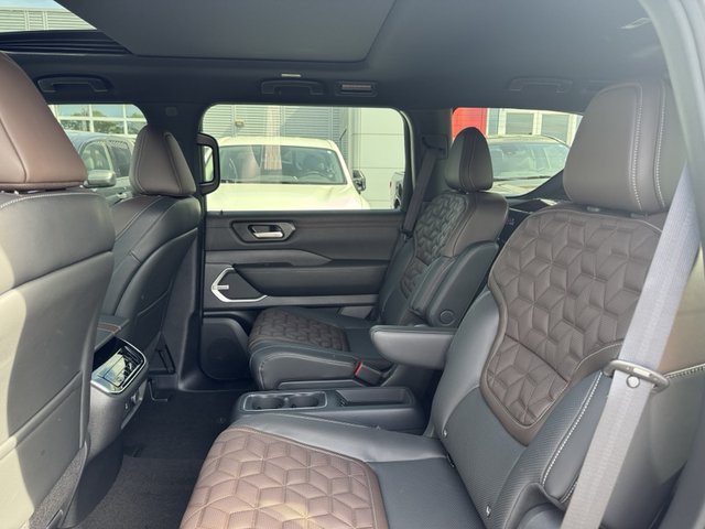 2025 Nissan Armada Platinum 4WD