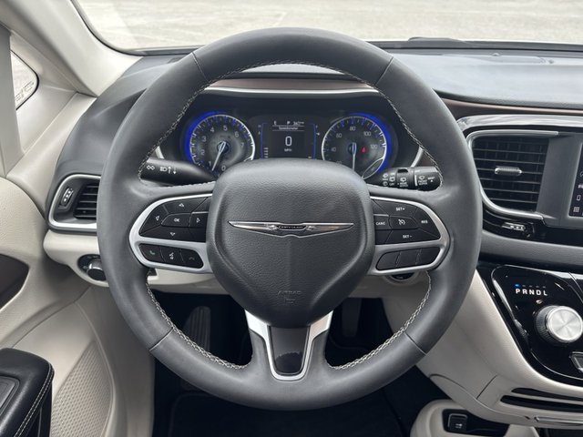 2022 Chrysler Voyager LX FWD