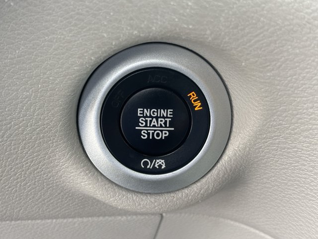 2022 Chrysler Voyager LX FWD