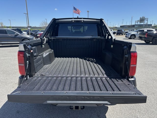 2025 Toyota Tacoma Trailhunter 4WD Hybrid 5ft