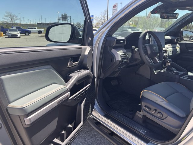 2025 Toyota Tacoma Trailhunter 4WD Hybrid 5ft