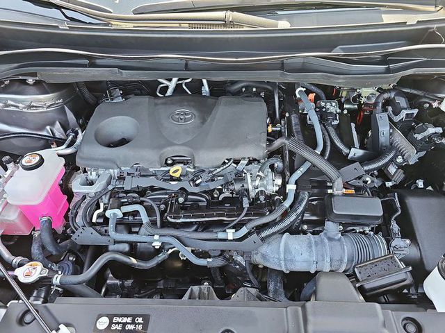 2022 Toyota Sienna Hybrid XLE FWD 8-Pass