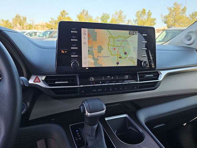2022 Toyota Sienna Hybrid XLE FWD 8-Pass