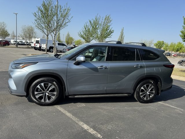 2022 Toyota Highlander XLE FWD