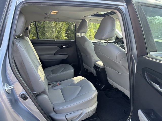 2022 Toyota Highlander XLE FWD