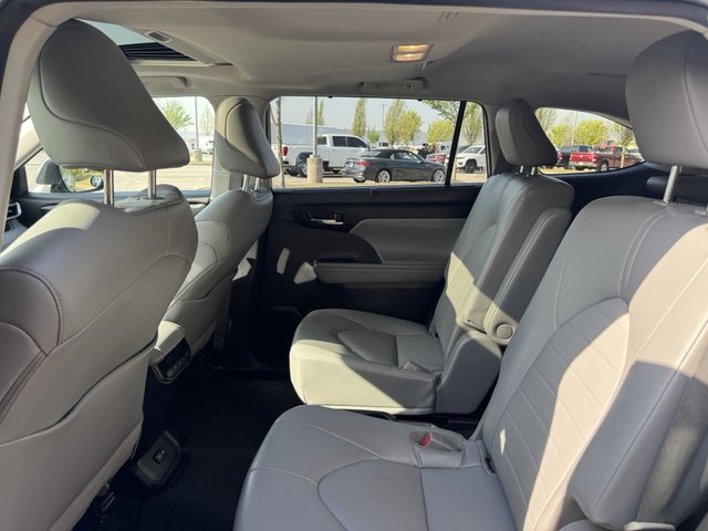2022 Toyota Highlander XLE FWD