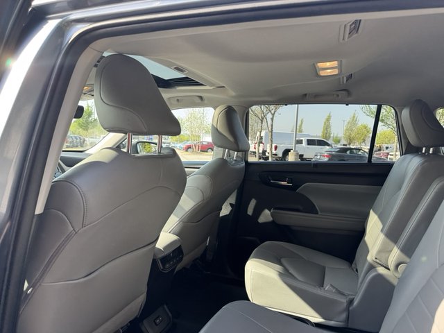 2022 Toyota Highlander XLE FWD